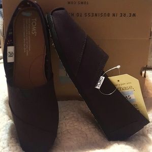 Toms